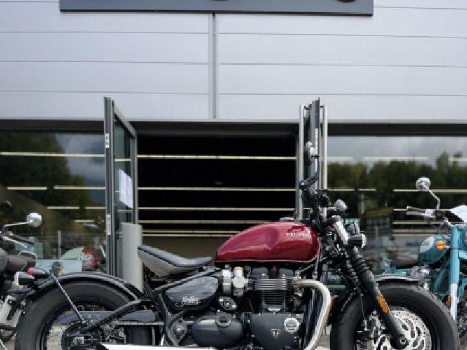 TRIUMPH Bonneville Bobber 1200 4