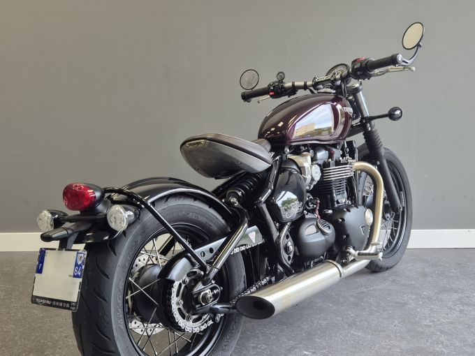 TRIUMPH Bonneville Bobber 1200 4