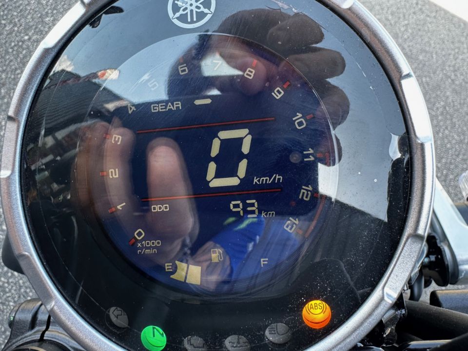 YAMAHA XSR 125 Legacy 4