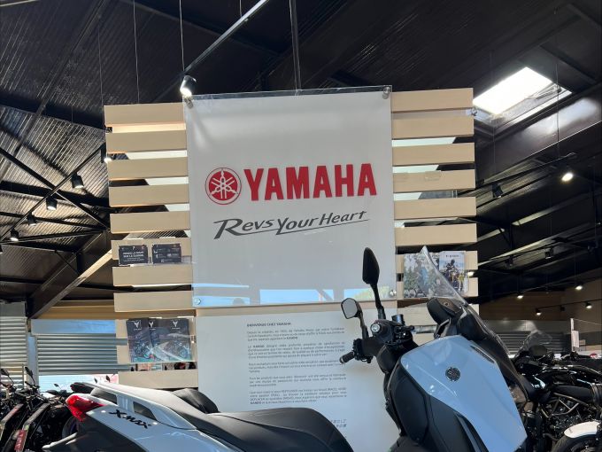 YAMAHA X-MAX 125 TECH MAX 4