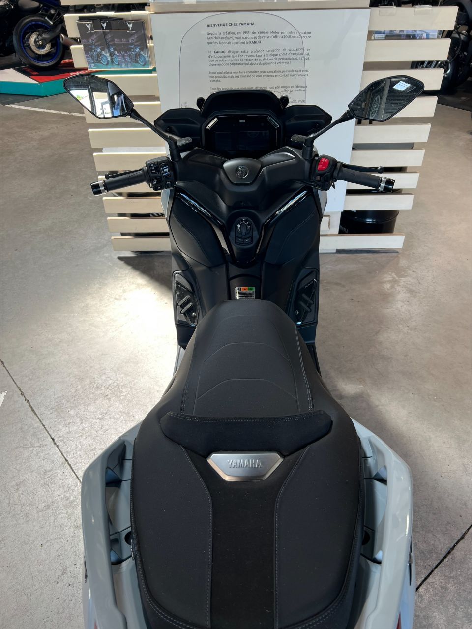 YAMAHA X-MAX 125 TECH MAX 4