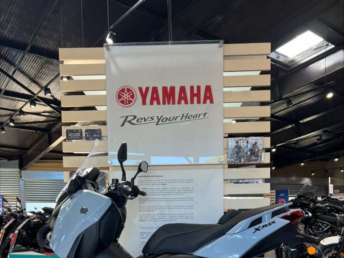 YAMAHA X-MAX 125 TECH MAX 4