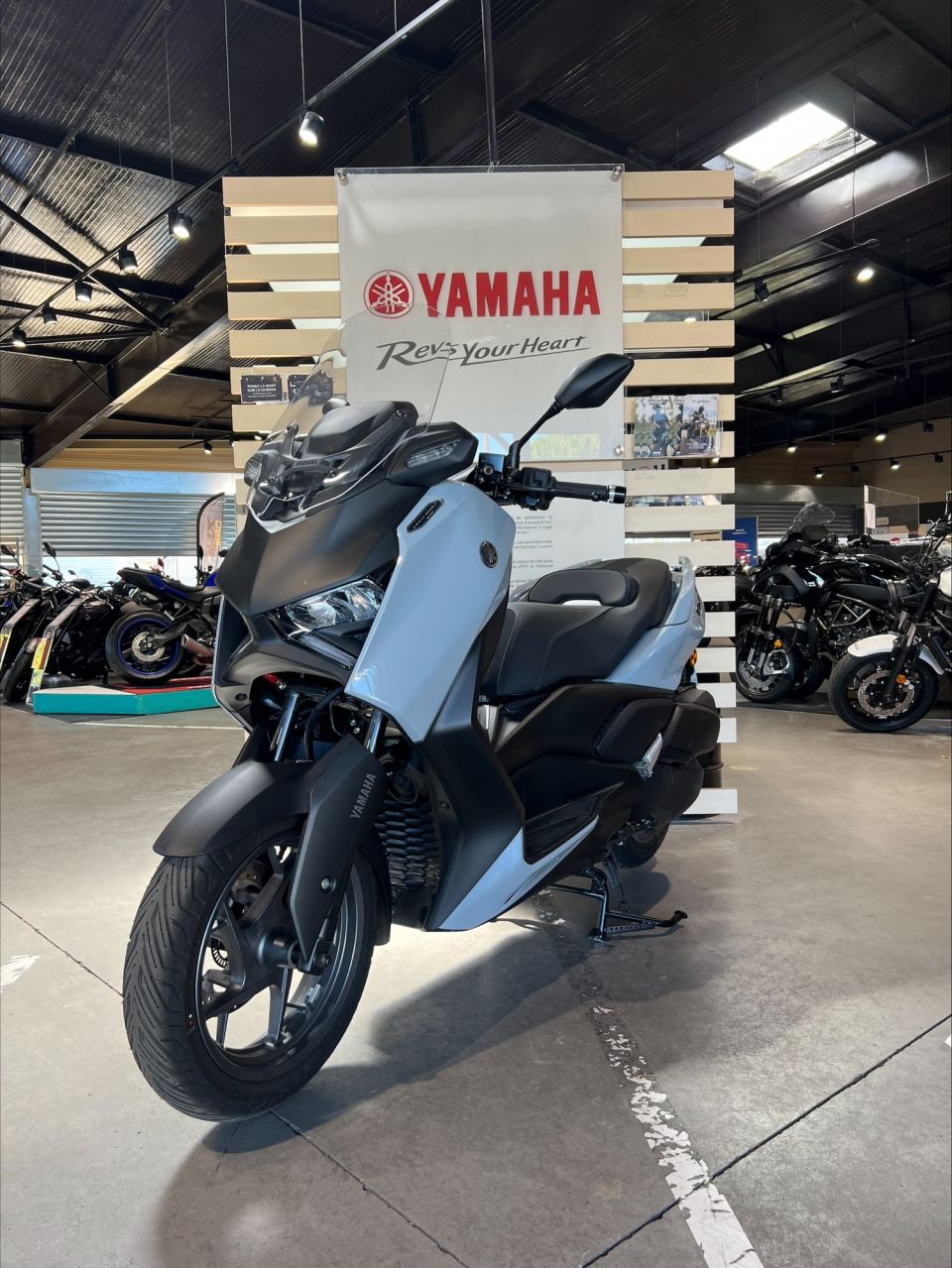 YAMAHA X-MAX 125 TECH MAX 4