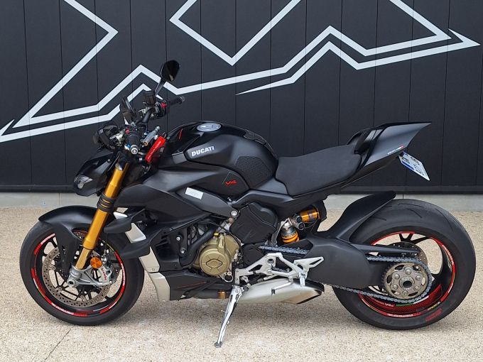 DUCATI STREETFIGHTER V4S 4