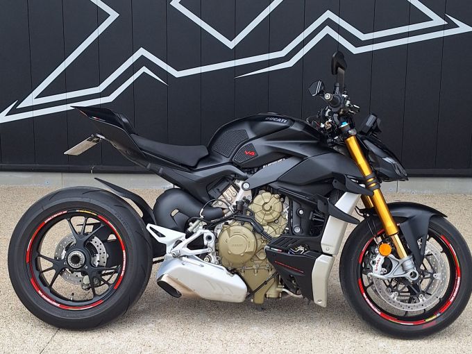DUCATI STREETFIGHTER V4S 4