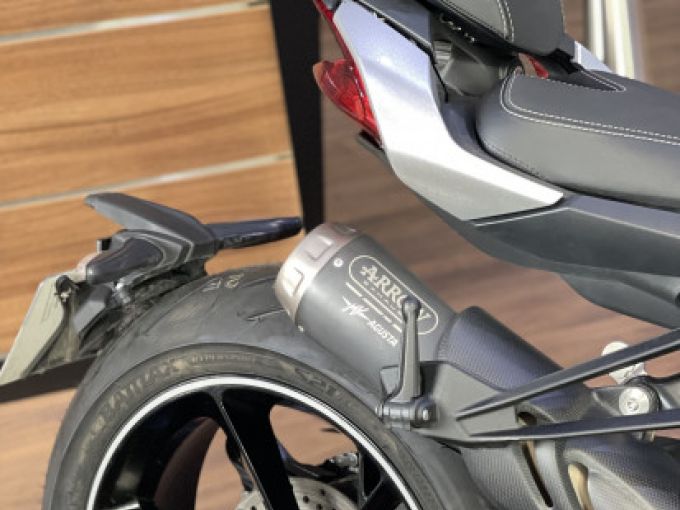 MV AGUSTA BRUTALE R 1000 4