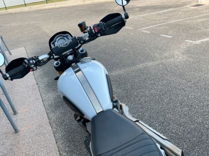 TRIUMPH SCRAMBLER 1200 XE 4