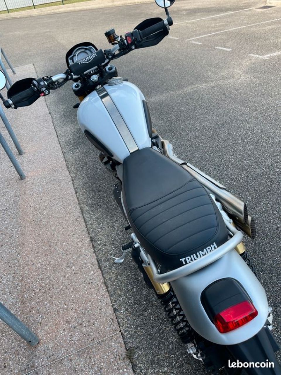 TRIUMPH SCRAMBLER 1200 XE 4