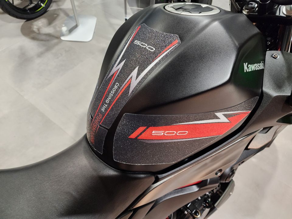 KAWASAKI Z500SE 4