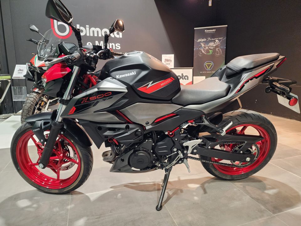 KAWASAKI Z500SE 4