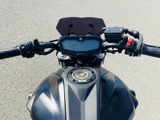 YAMAHA MT-07 4