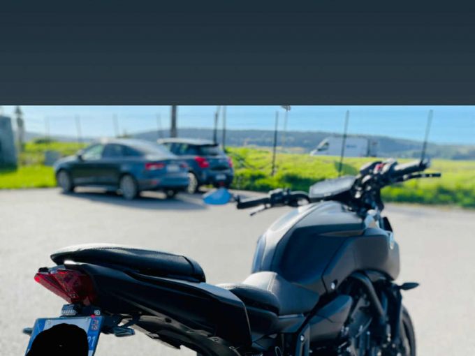 YAMAHA MT-07 4