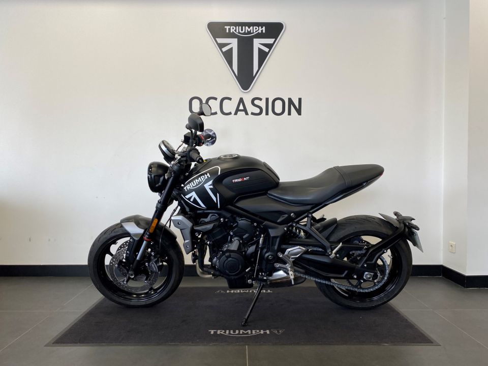 TRIUMPH TRIDENT 660 4