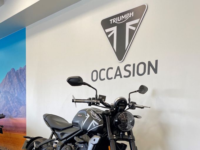 TRIUMPH TRIDENT 660 4