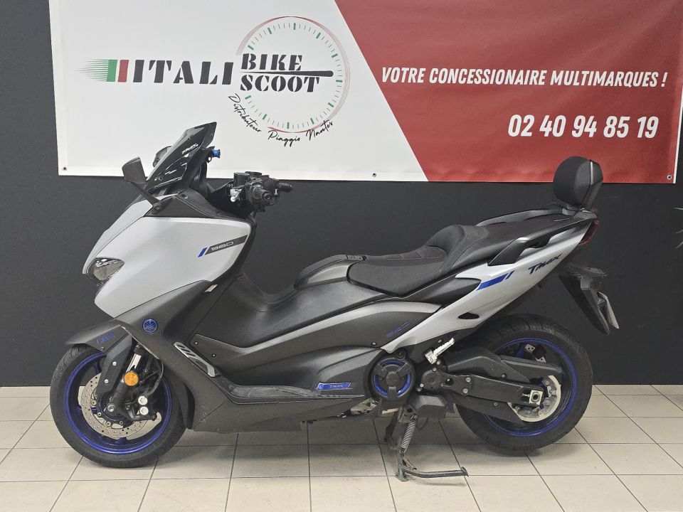 YAMAHA XP T-MAX 560 4