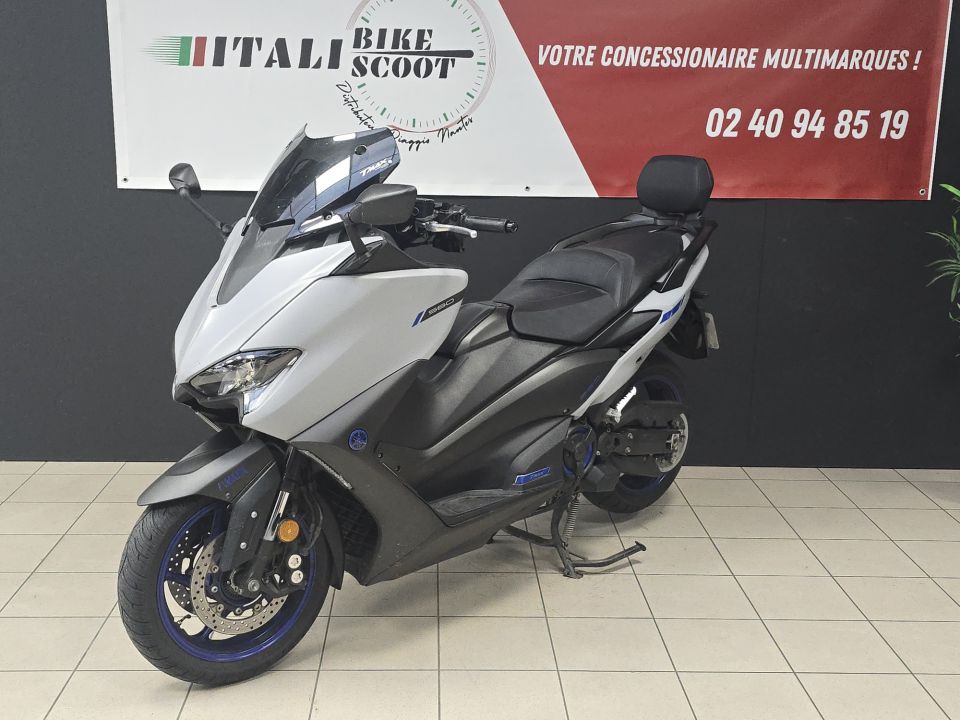 YAMAHA XP T-MAX 560 4