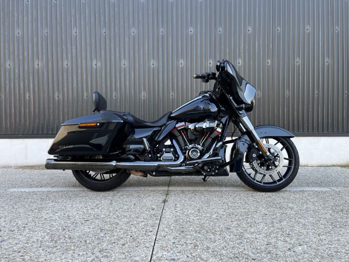 HARLEY-DAVIDSON TOURING STREET GLIDE 1868 CVO 4
