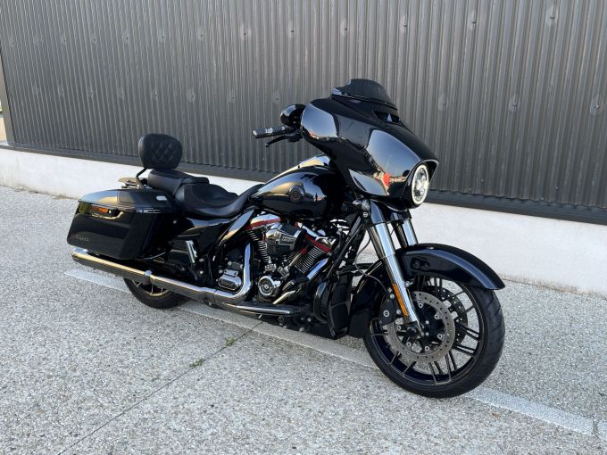 HARLEY-DAVIDSON TOURING STREET GLIDE 1868 CVO 4