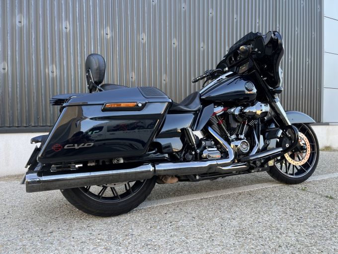 HARLEY-DAVIDSON TOURING STREET GLIDE 1868 CVO 4