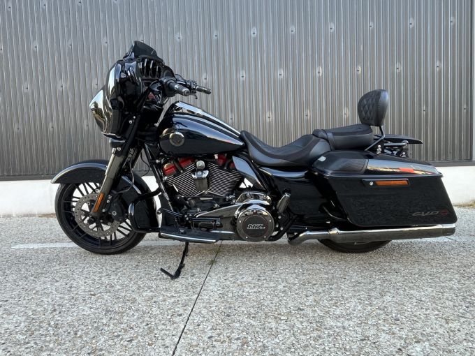 HARLEY-DAVIDSON TOURING STREET GLIDE 1868 CVO 4