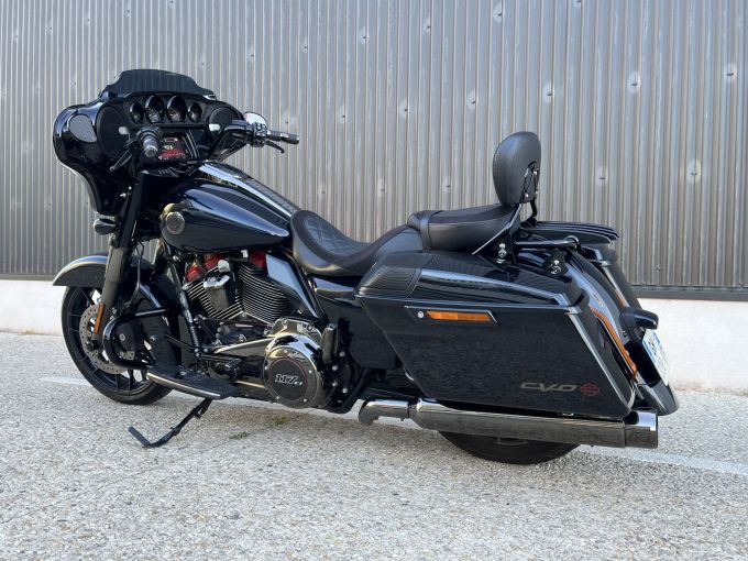 HARLEY-DAVIDSON TOURING STREET GLIDE 1868 CVO 4