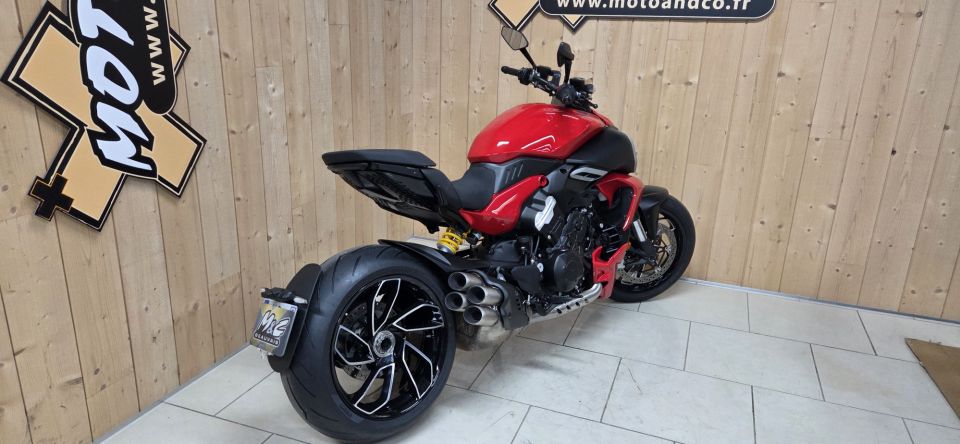 DUCATI X-DIAVEL S 4