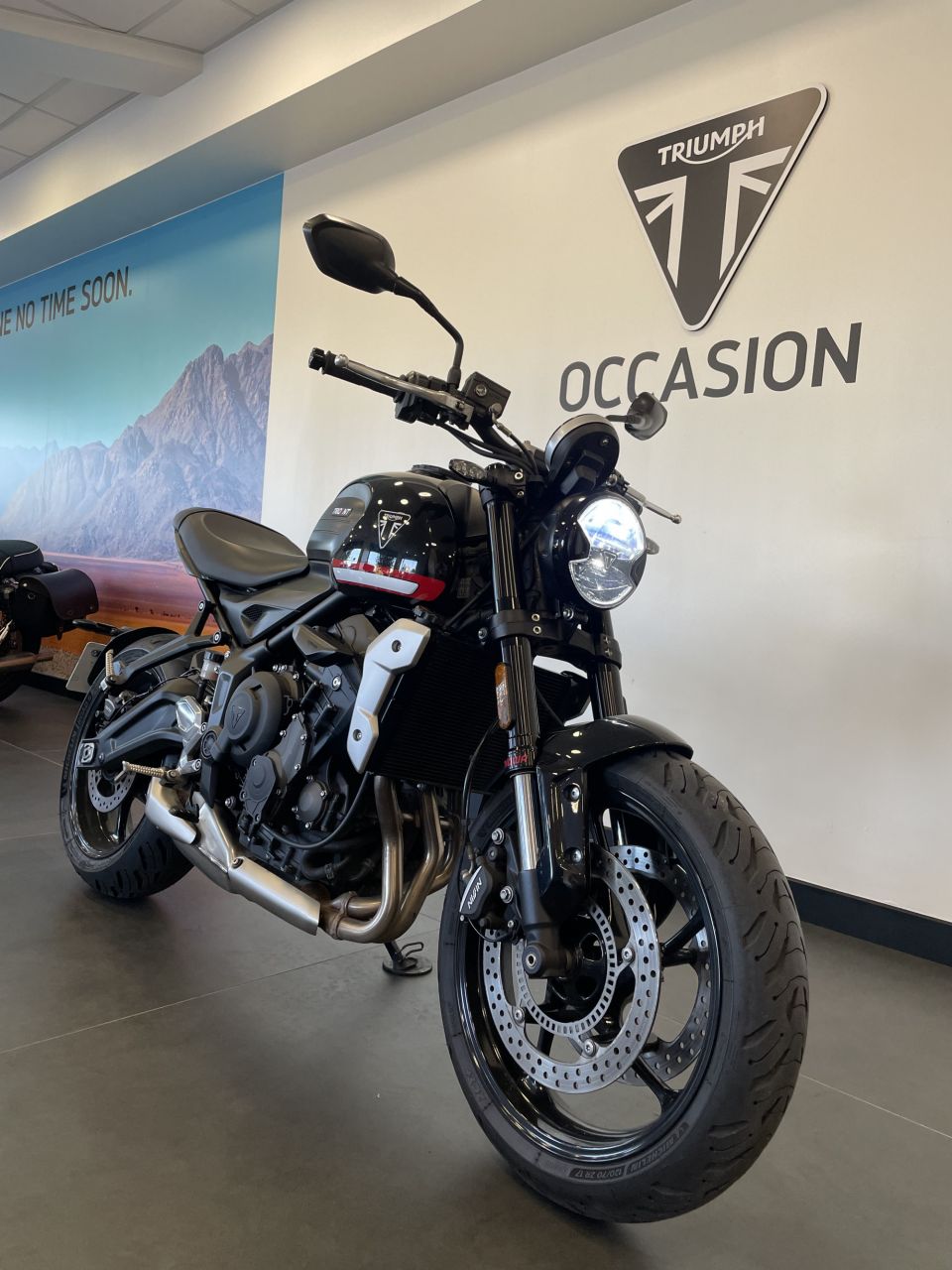 TRIUMPH TRIDENT 660 4