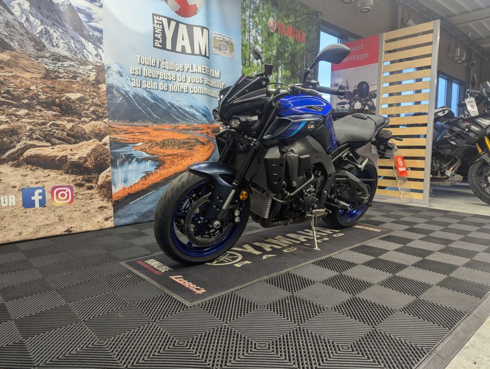 YAMAHA MT-10 4