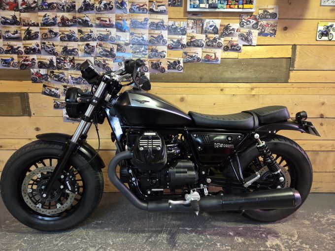 MOTO GUZZI V9 BOBBER 4