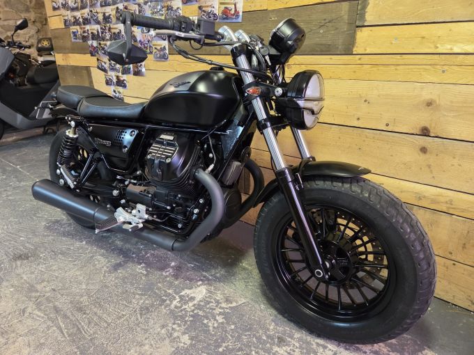 MOTO GUZZI V9 BOBBER 4