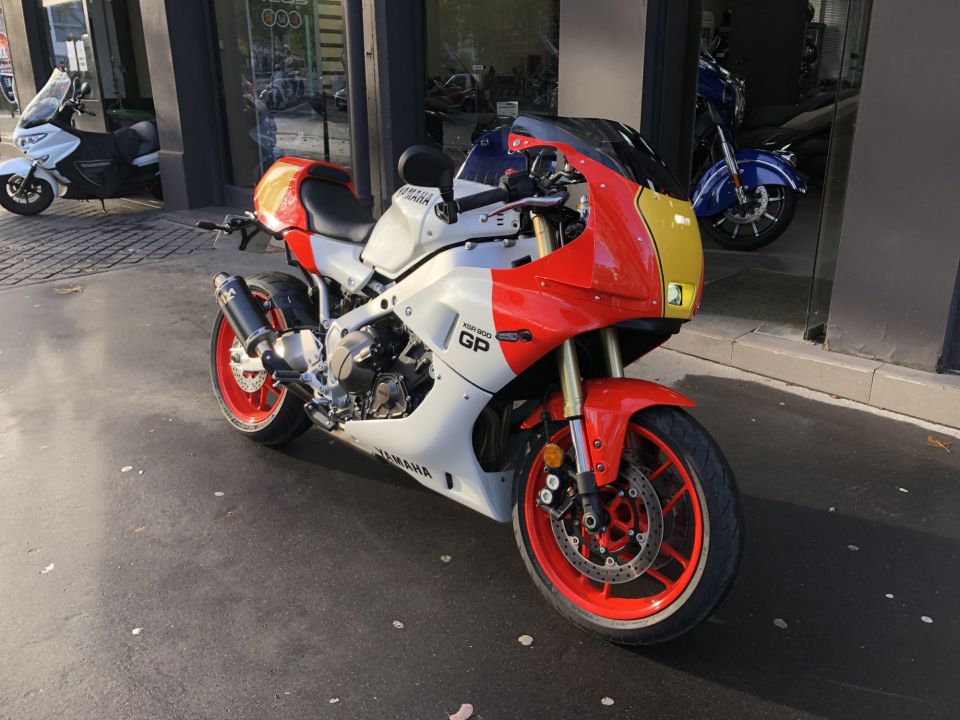 YAMAHA XSR 900 GP 4