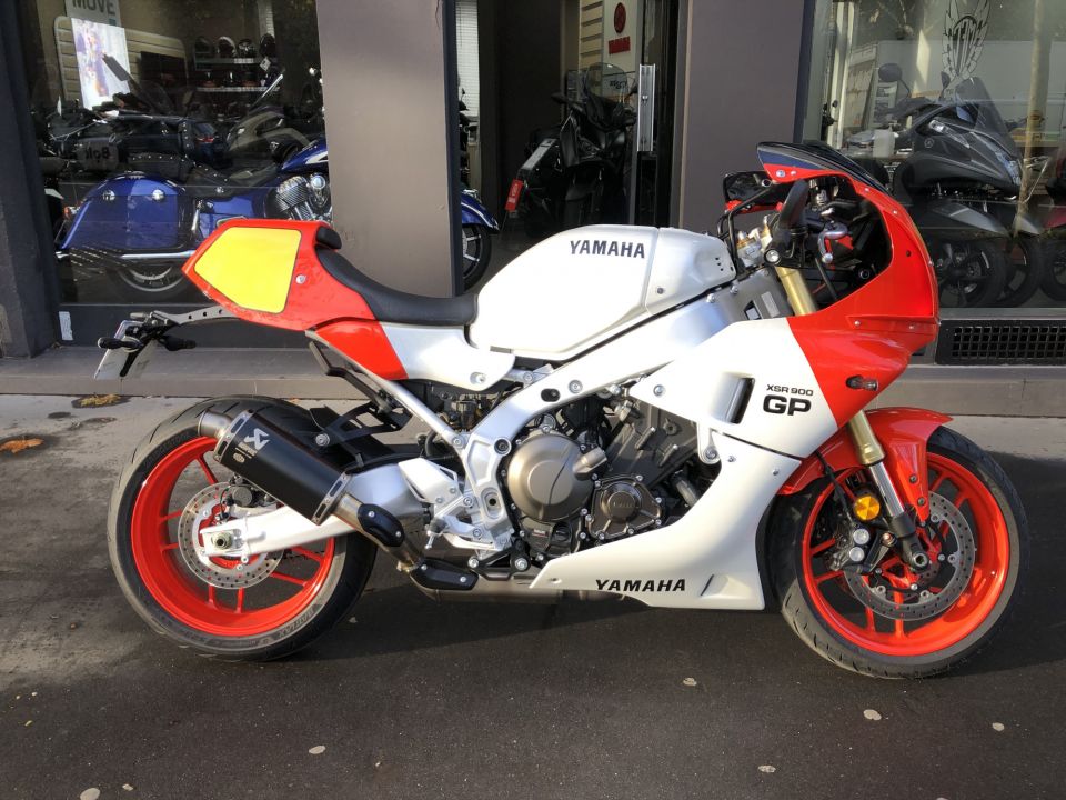 YAMAHA XSR 900 GP 4