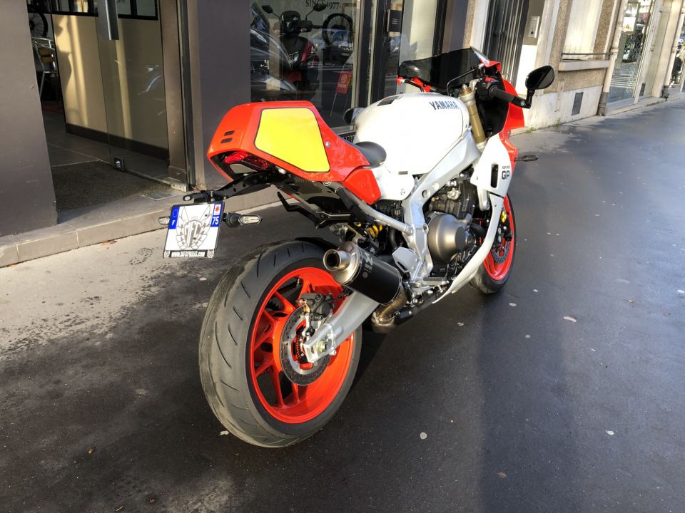 YAMAHA XSR 900 GP 4