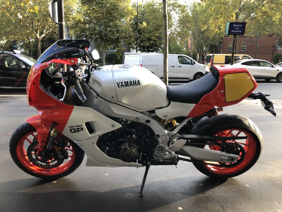 YAMAHA XSR 900 GP 4