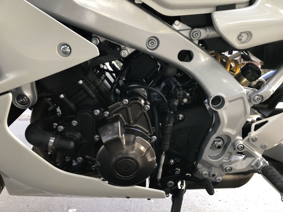 YAMAHA XSR 900 GP 4