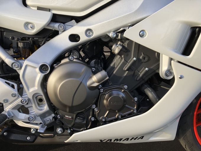 YAMAHA XSR 900 GP 4