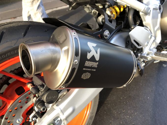 YAMAHA XSR 900 GP 4