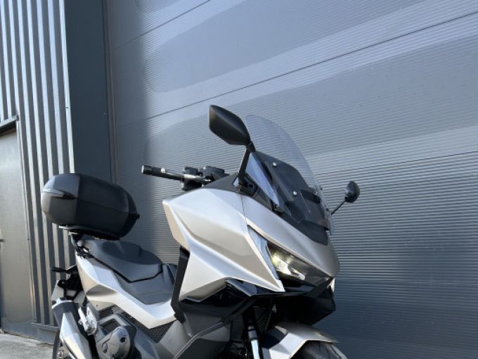 HONDA FORZA 750 4