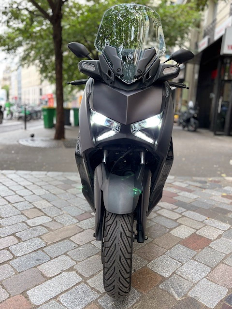 YAMAHA XMAX 300 Tech Max 4