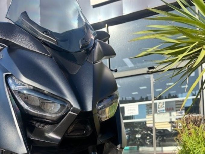 YAMAHA X-MAX 400 4