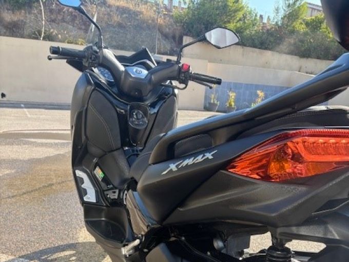 YAMAHA X-MAX 400 4