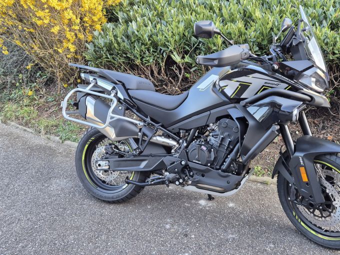 CF MOTO 800 MT 4