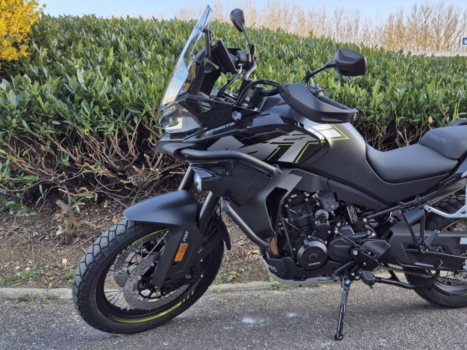 CF MOTO 800 MT 4