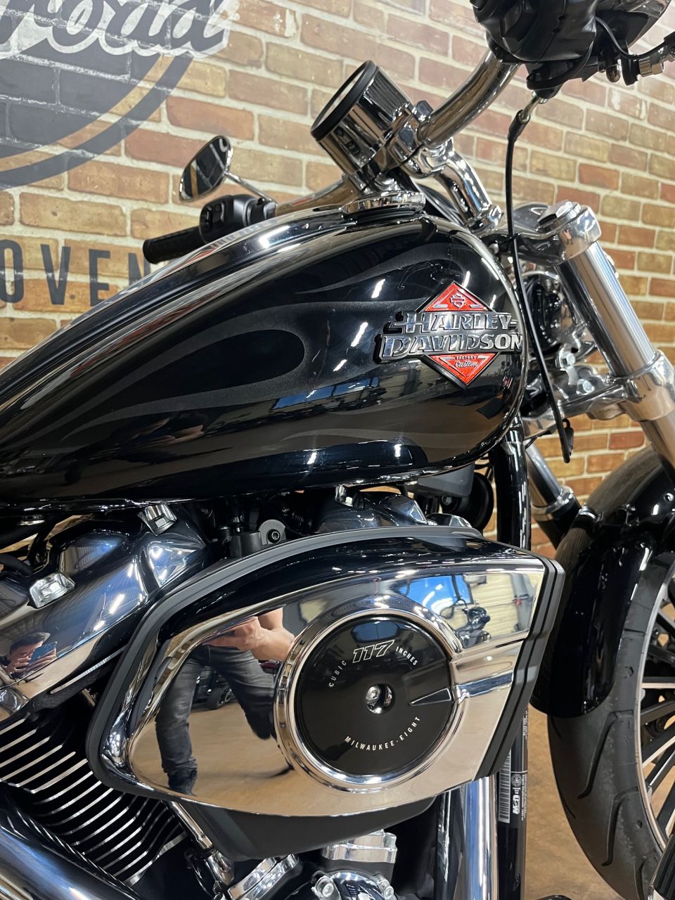 HARLEY-DAVIDSON SOFTAIL BREAKOUT 1923 4