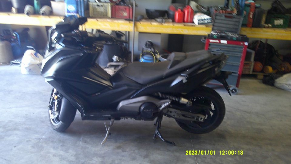 KYMCO AK 550 4
