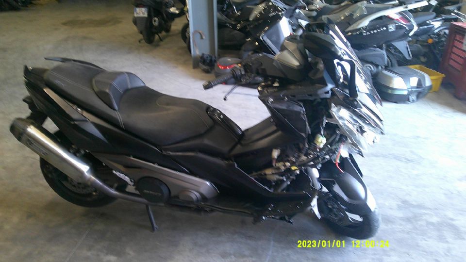 KYMCO AK 550 4