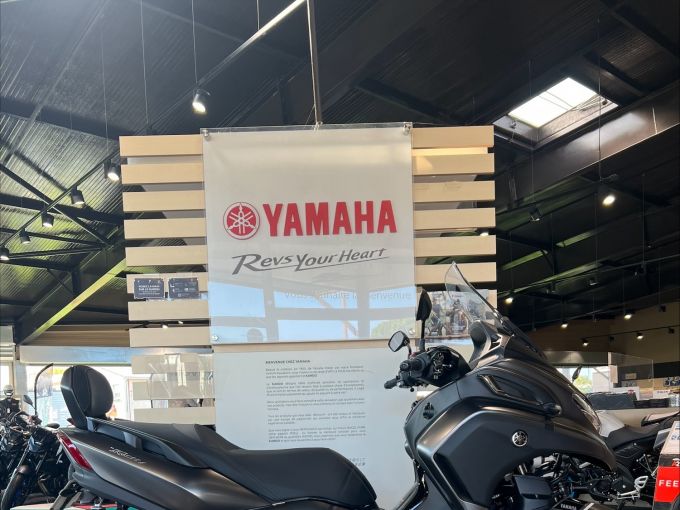 YAMAHA TRICITY 300 4