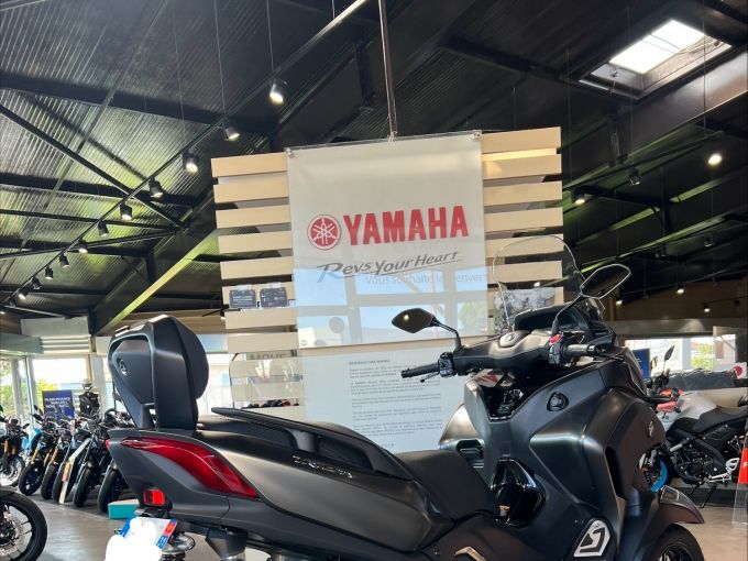 YAMAHA TRICITY 300 4