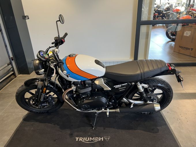 TRIUMPH SPEED TWIN 900 4