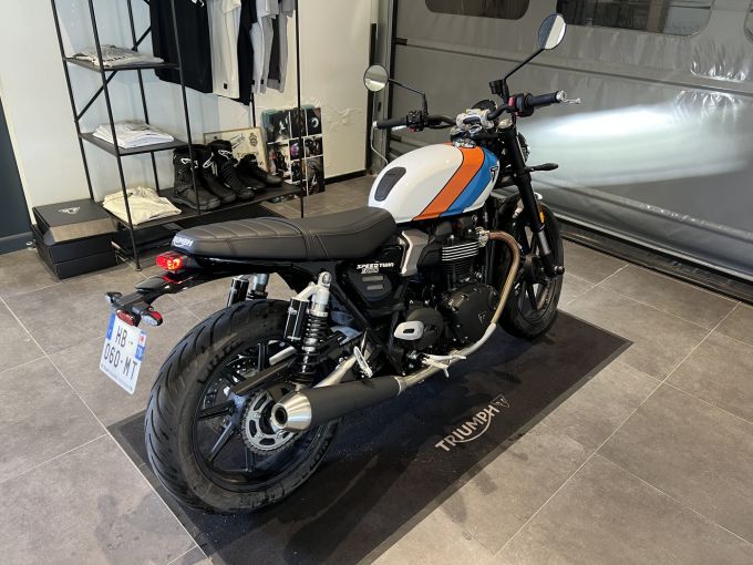 TRIUMPH SPEED TWIN 900 4